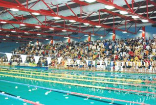 Le tribune affollate della Piscina Usmiani